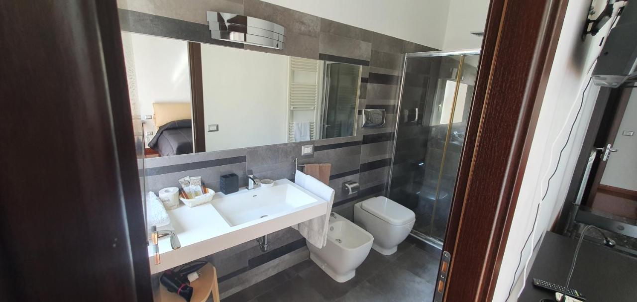Lindos Bed & Breakfast Gela Bagian luar foto