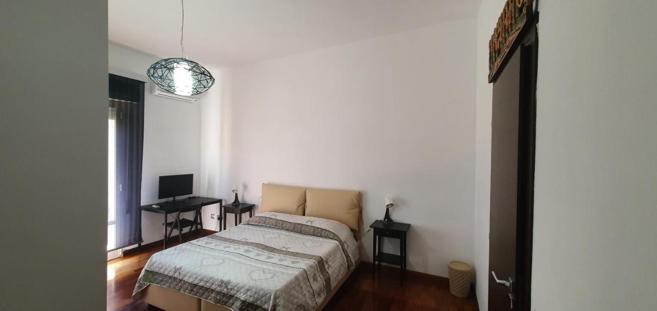 Lindos Bed & Breakfast Gela Bagian luar foto